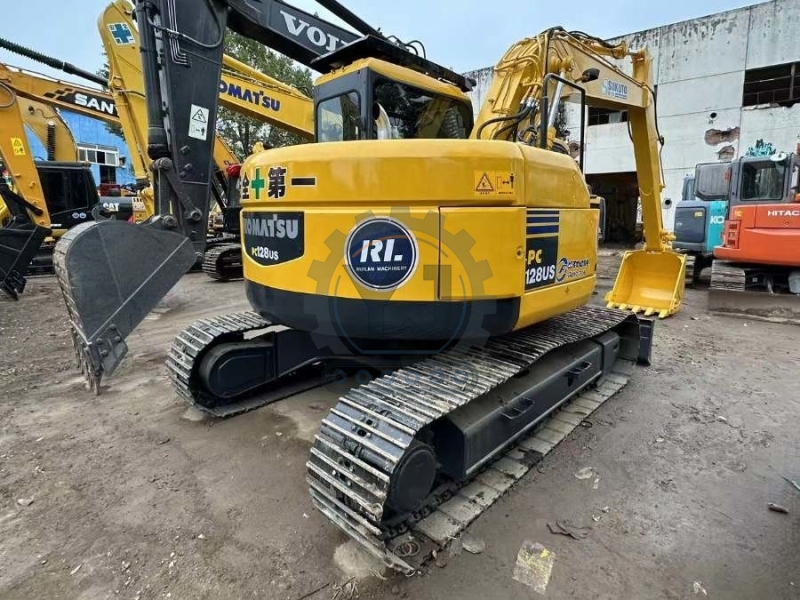 Japanese Used Komatsu Excavator PC128US Repossessed Mini Crawler