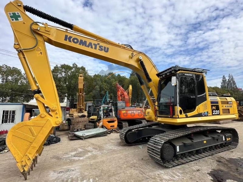 22Ton Used Crawler Excavator Komatsu PC220-8 Secondhand Construction Machinery