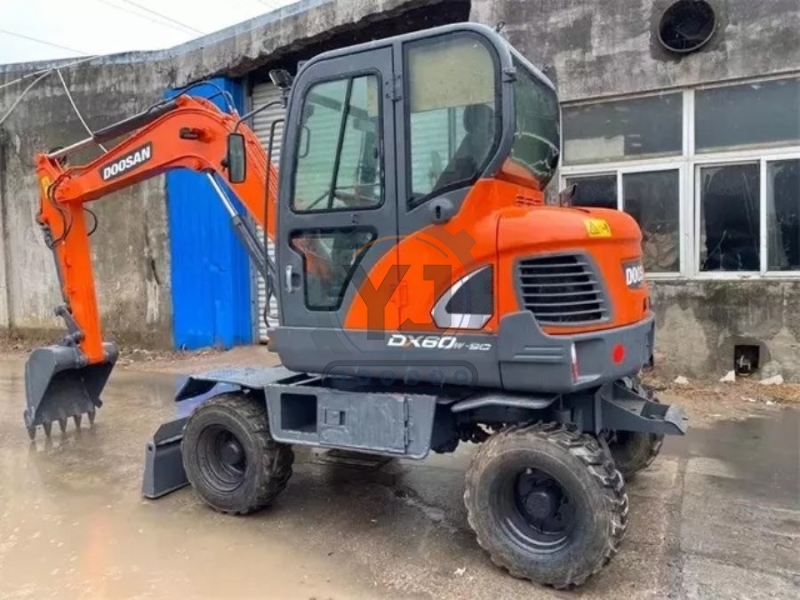 Mini Wheel Used Doosan Excavator DX60W-9C Second Hand 5700KG