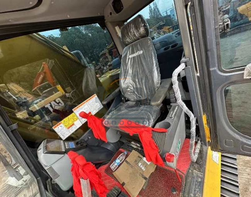 Midi Used Komatsu Excavator PC240-8 Urban Construction Machinery
