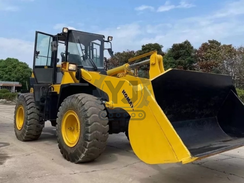 Komatsu WA320 Used Front Loader Wheel Loaders Construction Machinery 4000KG
