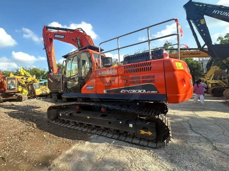 Compact Hydraulic Used Doosan Excavator DX300LC Equipment Trader