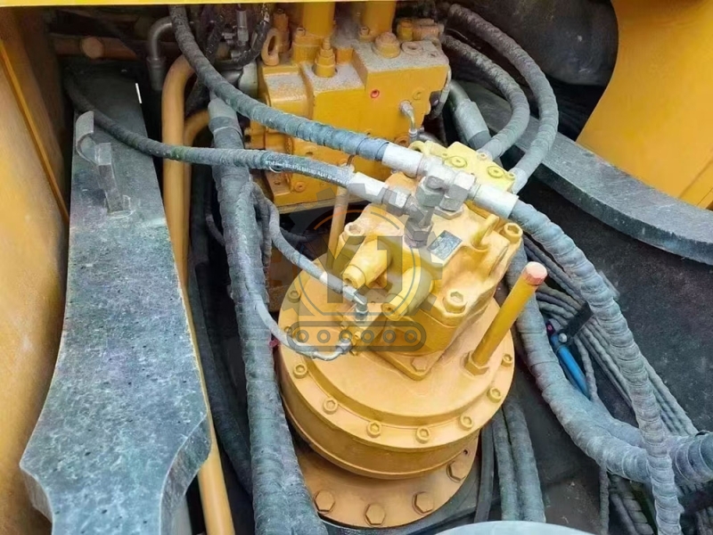 Bucket Rod Digging Force 180kN SANY 365H Used Crawler Excavator Engine Cooled to 50℃ in Desert Test