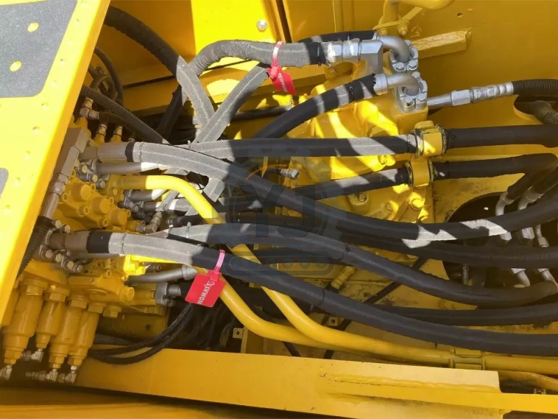 Japanese Hydraulic Used Komatsu PC200-8 Excavator Machine 2000KW 19Tonne