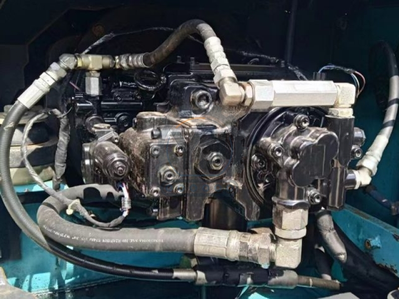 2000KW Large Turbocharged Used Kobelco Excavator SK135SR Crawler 13 Ton