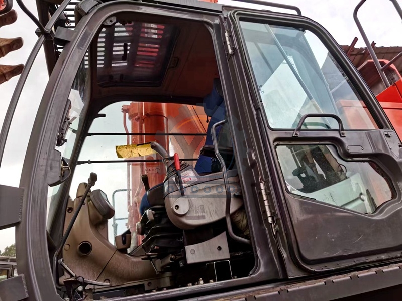 Construction Machinery Mining Mining Using a Second-hand Large Excavator Hitachi ZX670 Hitachi Excavator for Sale