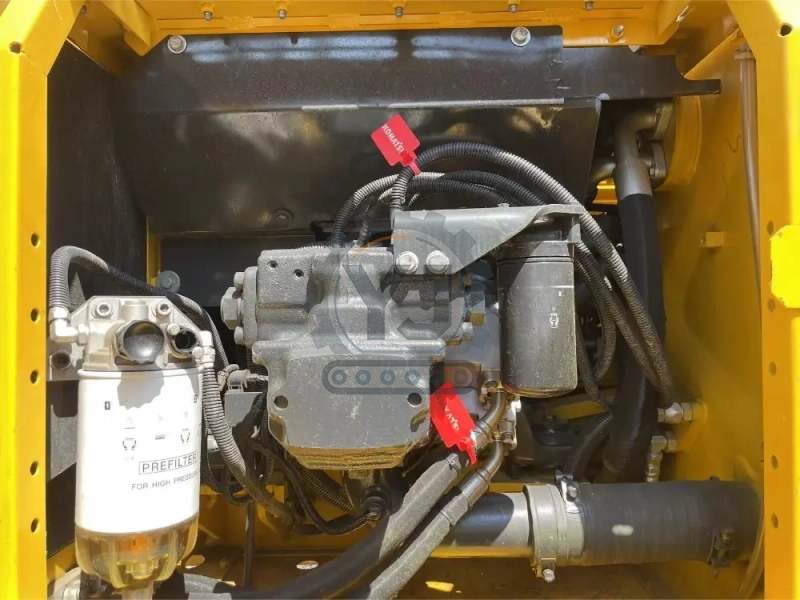 Japanese Hydraulic Used Komatsu PC200-8 Excavator Machine 2000KW 19Tonne