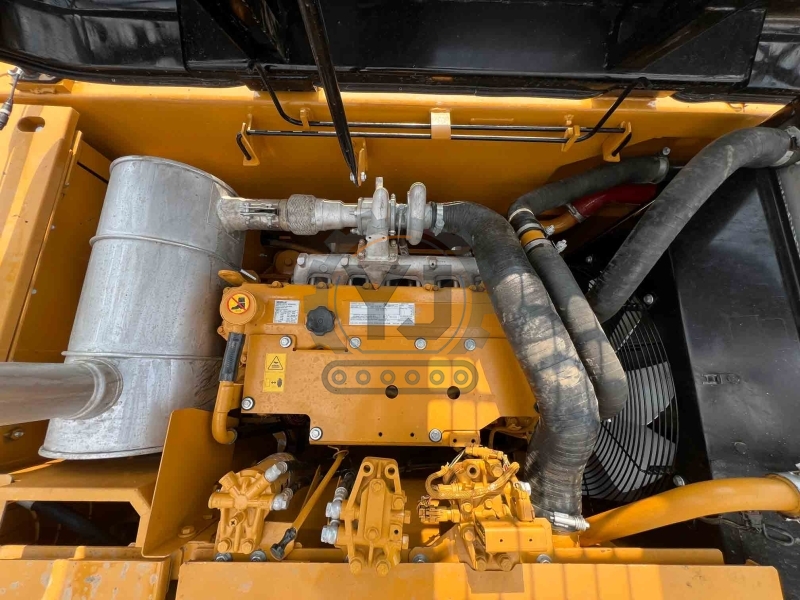 118KW Used Excavator Equipment Caterpillar 323D2 Hydraulic Crawler Excavators