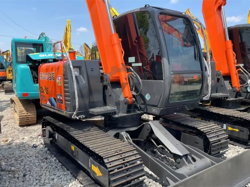 First Class Used Excavators Japan Used Excavator Hitachi ZX70 7 Ton Hitachi Excavator for Sale