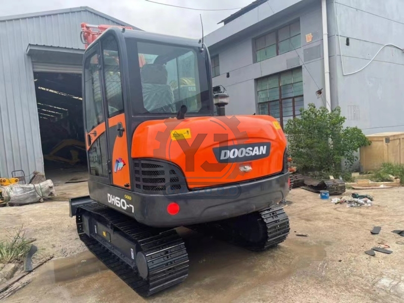 Korea Small Used Doosan Excavator DH60-7 5550KG For Agricultural