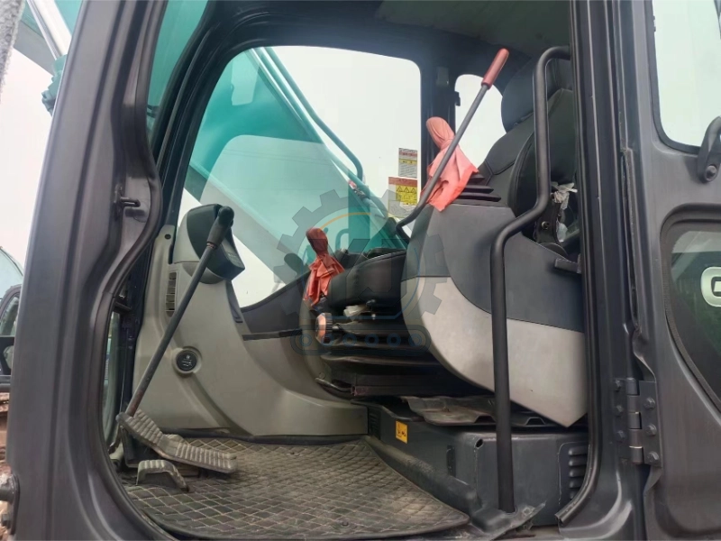 90 new Used Excavator Kobelco SK250 for sale