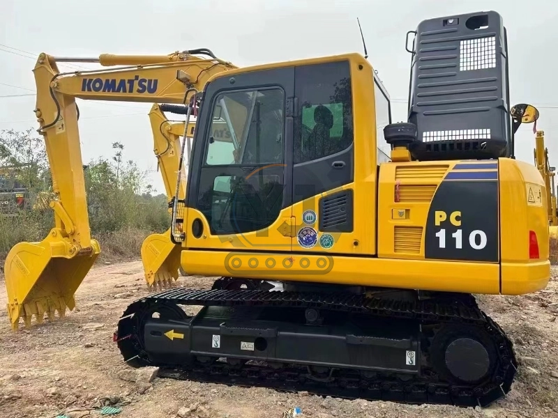 Used komatsu PC110 Original Japan 11Ton High Work Efficiency and Low Working Hours Middle Digger Imported From Japan