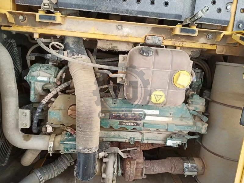 Good Price Second-hand Volvo 300 Excavator Used Excavator VOLVO EC300 Crawler Excavator