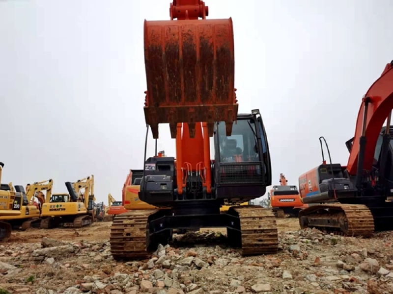 Japan Original Used Hitachi zx200 Excavator Second Hand Machinery