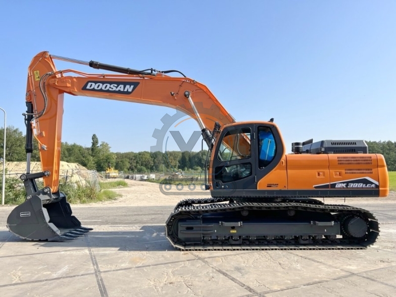 Dx300LC Used Doosan Excavator Equipment For Large Scale Construction