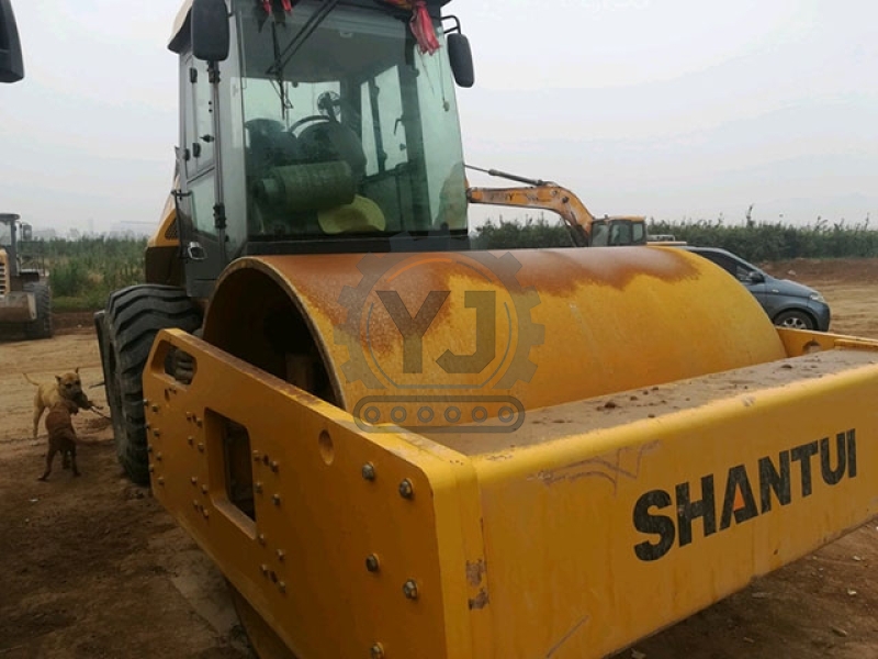 Shantui SR26M-3 26 Ton Vibratory Road Roller 140KW Weichai Engine