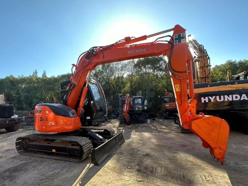 7 Tons ZX75US Used Hitachi Excavator Second Hand Mini Digger