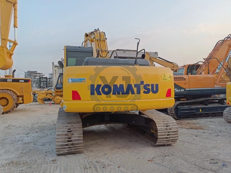 Japan Used Komatsu PC240 PC240-8 Medium Excavator 24ton Second Hand Komatsu 240 240-8 Earth Moving Digger Construction Machinery
