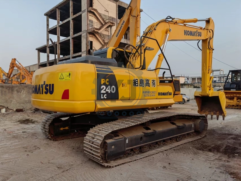 Japan Used Komatsu PC240 PC240-8 Medium Excavator 24ton Second Hand Komatsu 240 240-8 Earth Moving Digger Construction Machinery