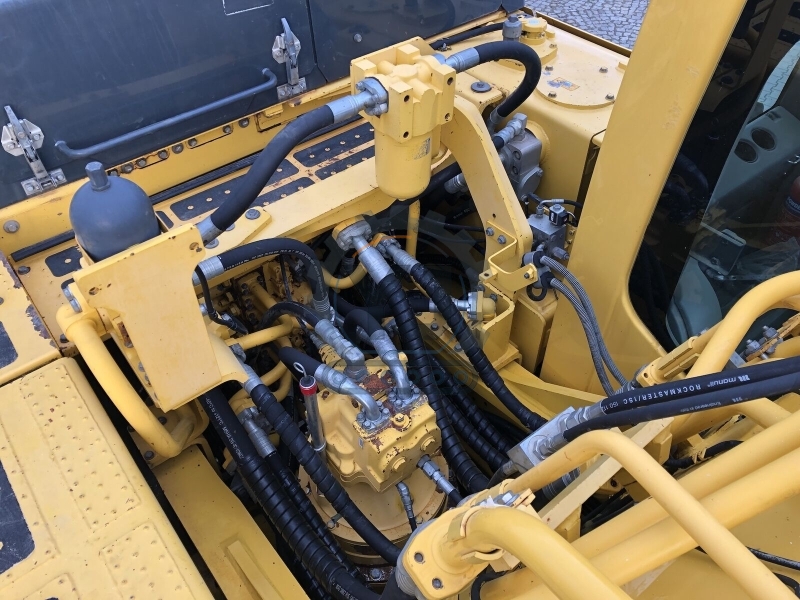 Original Used Japan KOMATSU PC490LC-11 Excavator Second Hand 49 Ton Digger High Quality in Stock
