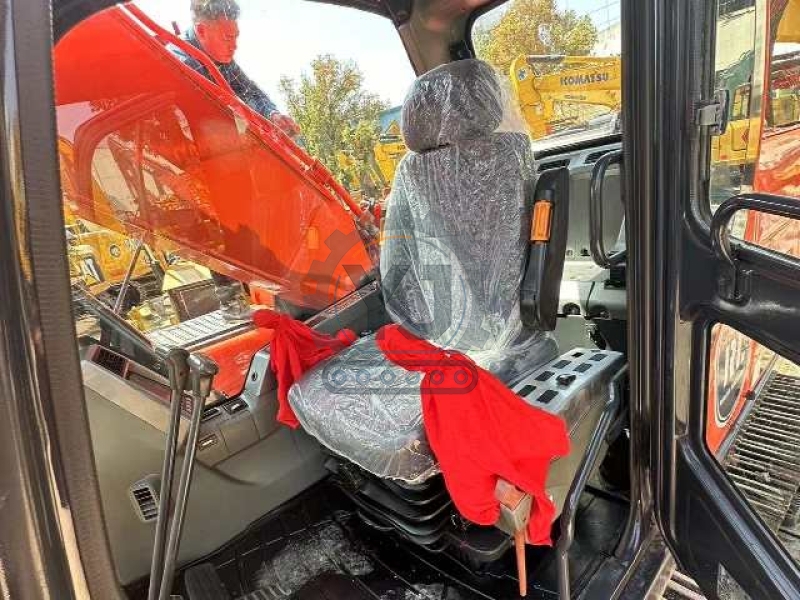 Doosan Dx225LC-9C Dx300 Used Excavator Equipment Construction Digging Machine