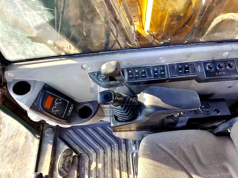 Volvo crawler EC80D used excavator for sale in China