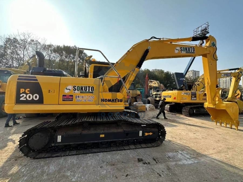 2000KW Engineering Used Komatsu Excavator Equipment PC200-8 19Tonne
