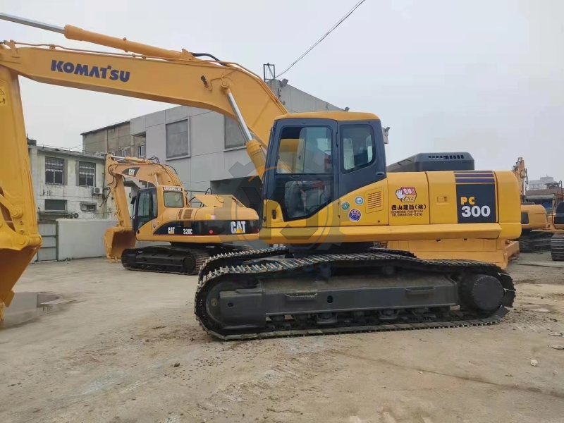 Good Quality Used Excavators komatsu Pc300-7 Japan Brand Second Hand Crawler Excavator 30ton Large Machine Cheap Price for Sale
