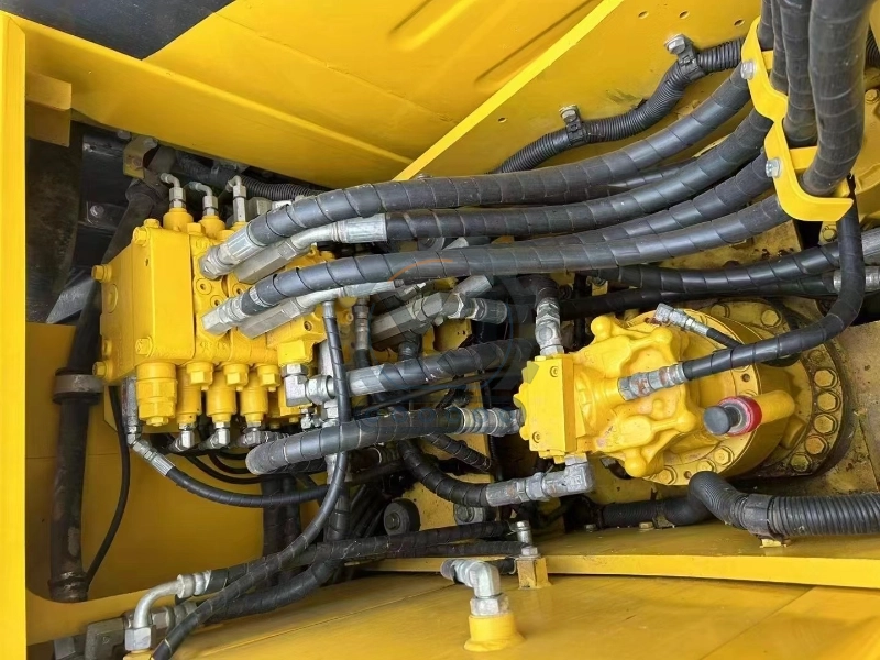 Used komatsu PC110 Original Japan 11Ton High Work Efficiency and Low Working Hours Middle Digger Imported From Japan