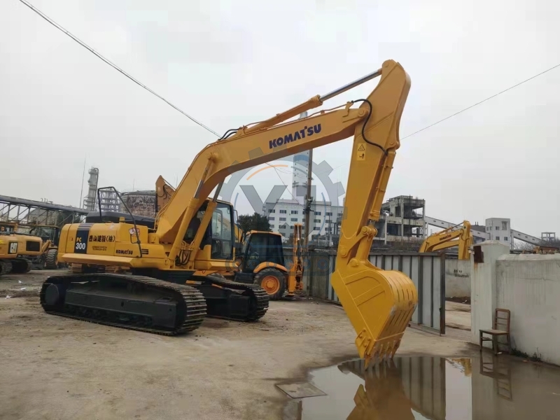 Good Quality Used Excavators komatsu Pc300-7 Japan Brand Second Hand Crawler Excavator 30ton Large Machine Cheap Price for Sale