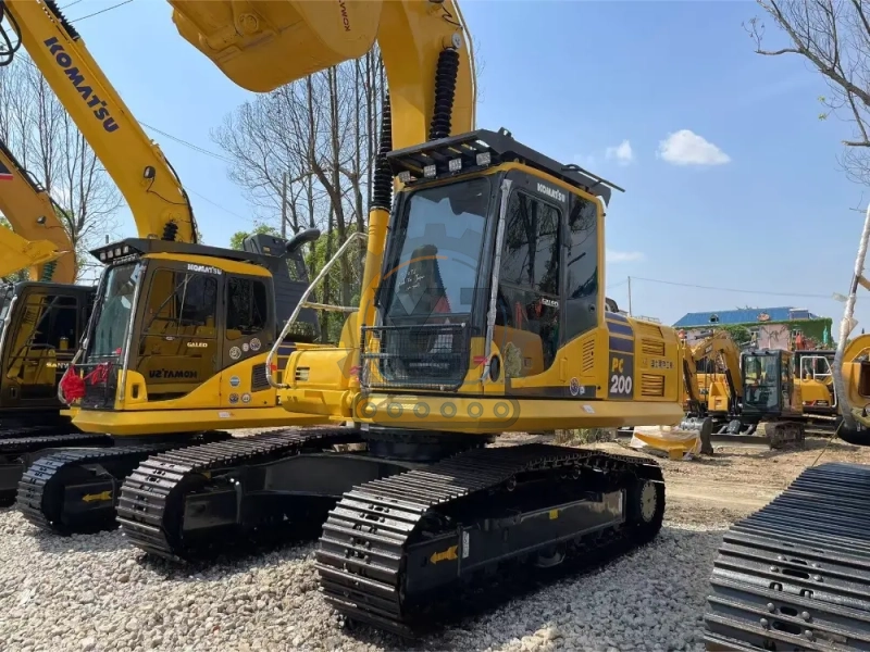 Japanese Hydraulic Used Komatsu PC200-8 Excavator Machine 2000KW 19Tonne