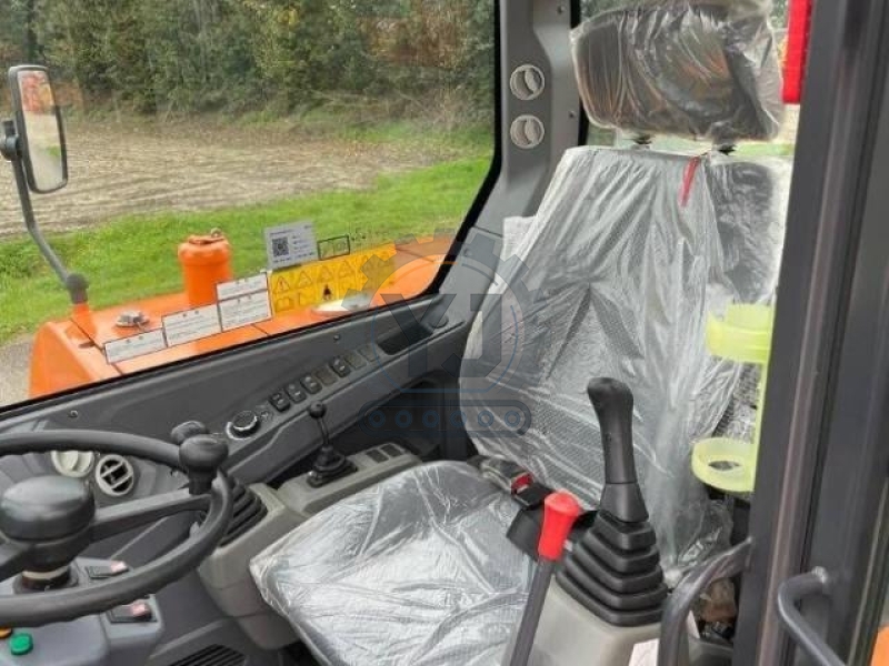 Rubber Wheel Used Doosan Excavator Machinery DX60W 5550KG