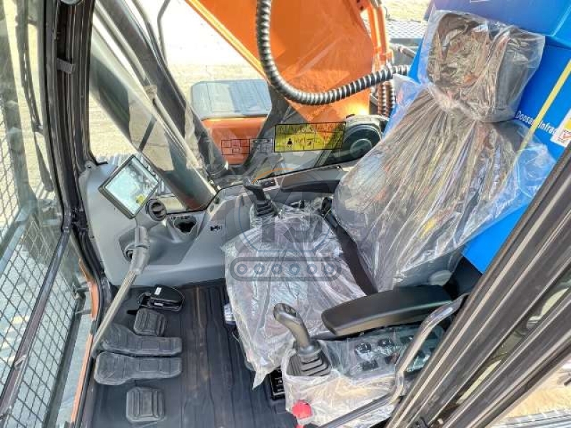 Dx300LC Used Doosan Excavator Equipment For Large Scale Construction