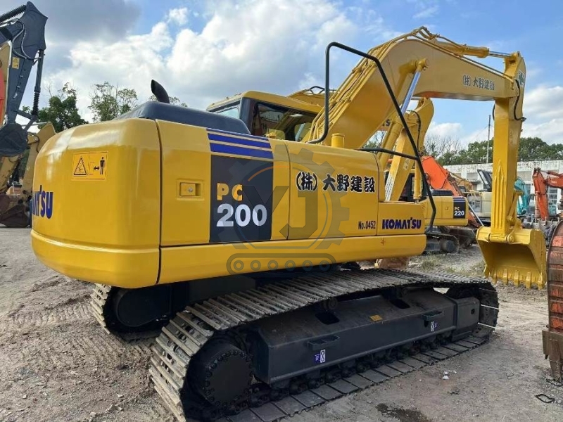 Secondhand Hydraulic Komatsu Mining Excavator Machinery PC220-7 22840KG
