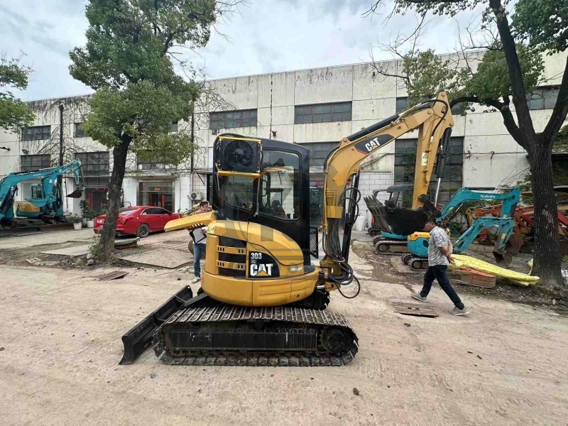 3150KG Caterpillar 303 Mini Used Excavator Second Hand Micro Digger