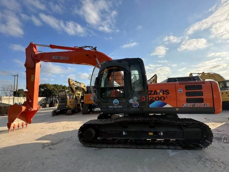 Japan Original Used Hitachi ZX200 Hydraulic Crawler Excavator Second Hand Machinery 100KW Power