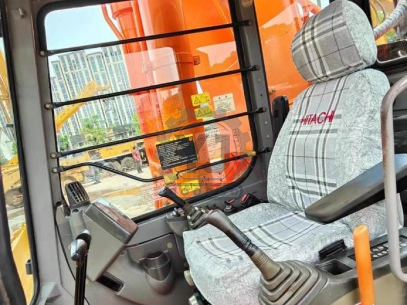 Large Scale Repossessed Hitachi Zx450 Equipment Trader Excavator 45Ton Isuzu Engine