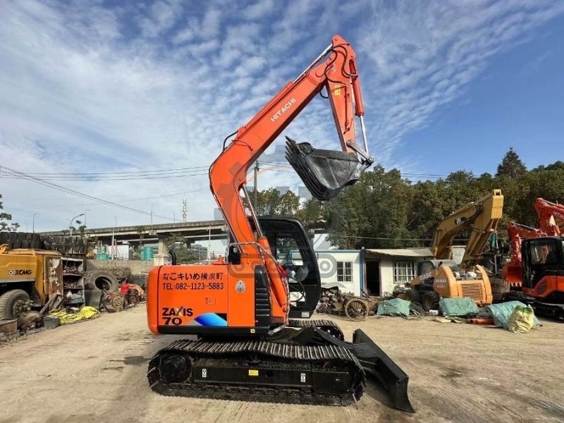 Repossessed Old Hitachi Mini Excavator Zx70 Construction Machinery