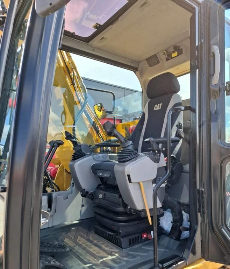 High Quality Low in Price CAT 318D 318E 318FL Mini Working Used Original JAPAN Excavator