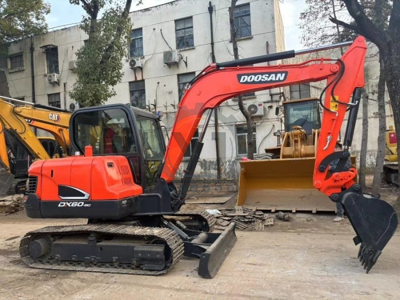 Hydraulic DX60 Doosan Micro Digger 2nd Hand Excavator Crawler 6 Ton