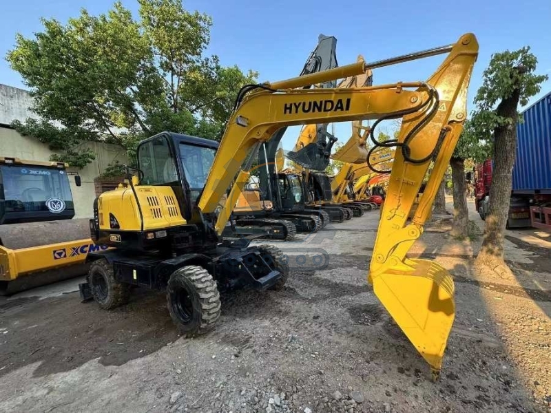 Original Hyundai R60w-7 Pre Owned Mini Excavator Used Wheel Digger 6 Ton