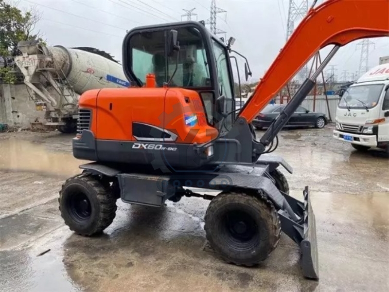 Mini Wheel Used Doosan Excavator DX60W-9C Second Hand 5700KG