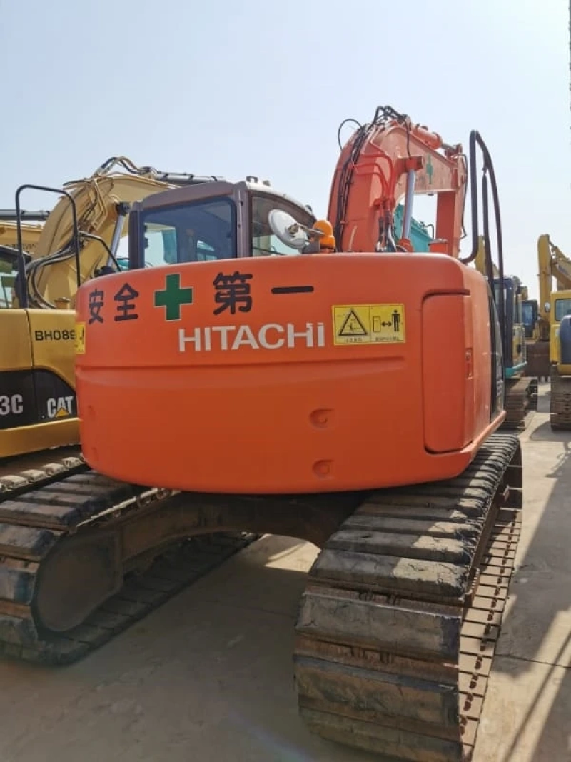 Little Working Hours Used Cheap Hitachi 135 Excavator