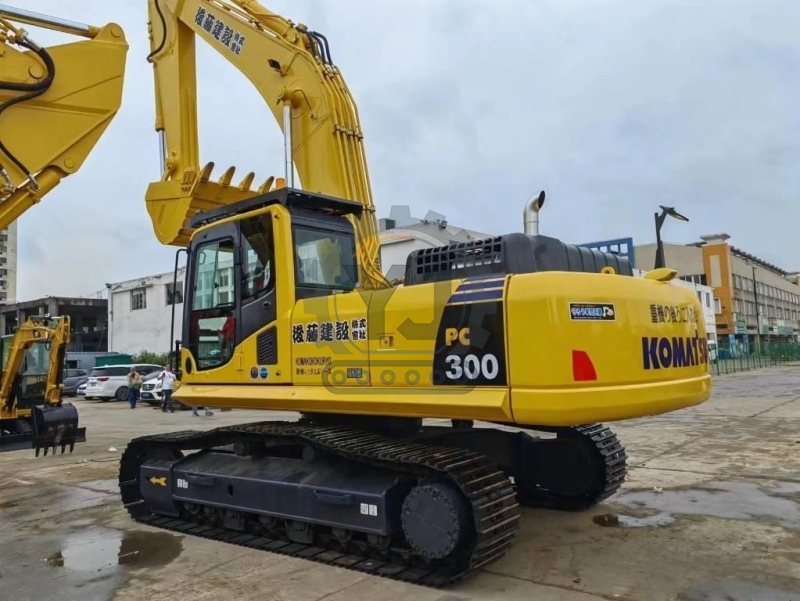 Used KOMATSU PC300-8 300-8 PC300 Excavators PC300-8N1 30 Ton Japan Original Diggers Cheap Price for Sale