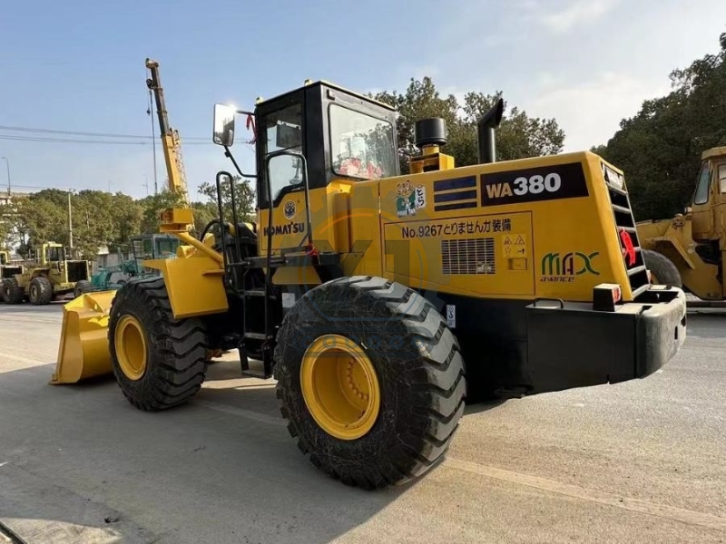 Small Komatsu WA380 Wheel Front Loader Used Japan Made Original