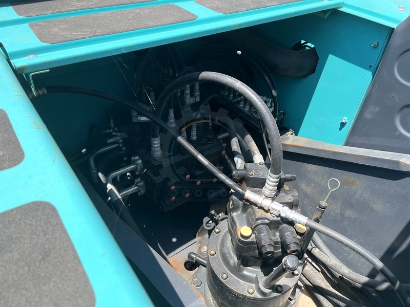 Good condition Used Excavator Kobelco SK200D for sale
