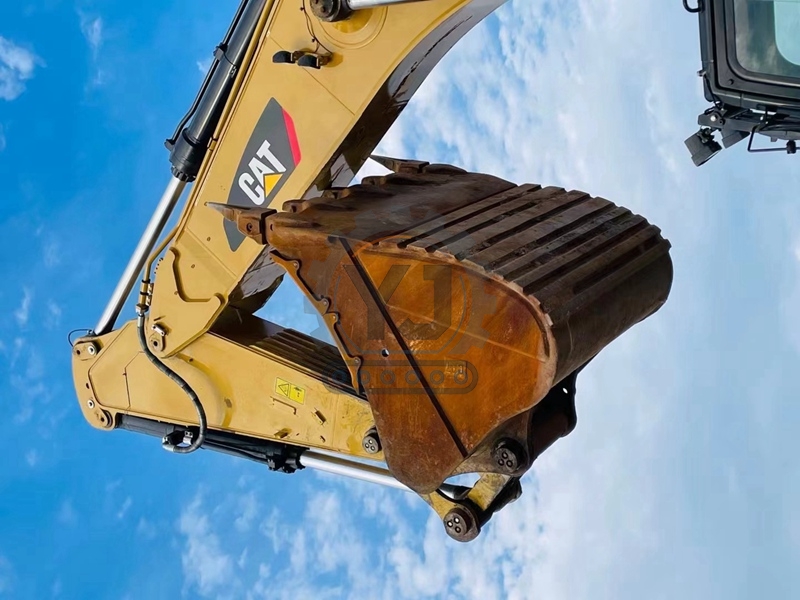 Used Heavy Caterpillar Construction Mining Rock Machinery 390F Digger Excavator