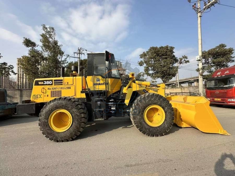 Small Komatsu WA380 Wheel Front Loader Used Japan Made Original
