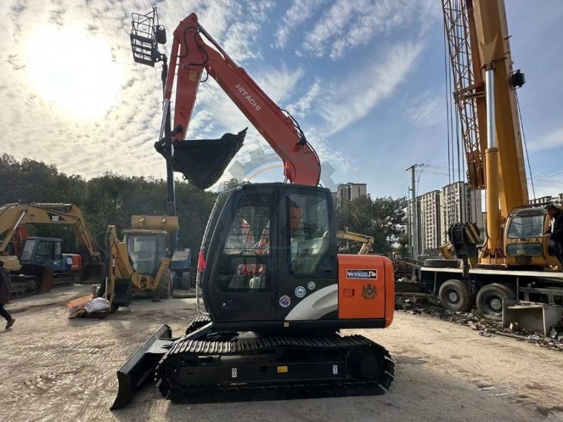 Repossessed Old Hitachi Mini Excavator Zx70 Construction Machinery