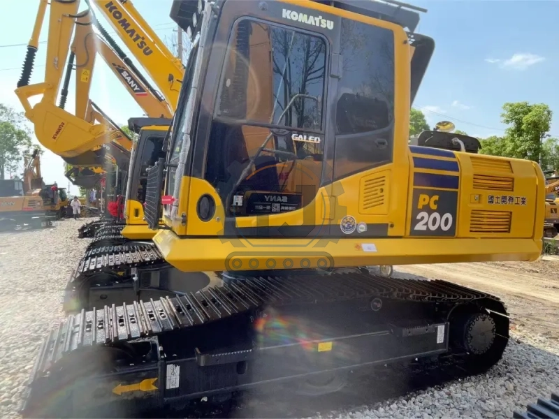 Japanese Hydraulic Used Komatsu PC200-8 Excavator Machine 2000KW 19Tonne
